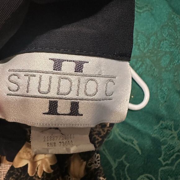 Vintage Studio C Floral Printed Button-Up Shirt – Retro Bloom Style - Picture 8 of 8